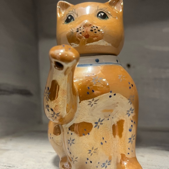 Vintage whimsical Cat-Shaped Teapot - Orange/Peach and Blue - Picture 11 of 11